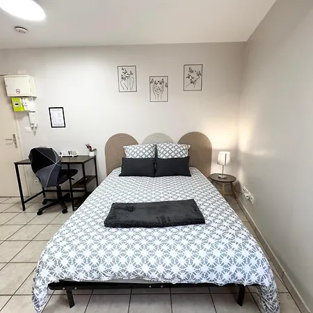 Modernes & Confort A Valence, Drome Апартаменты *